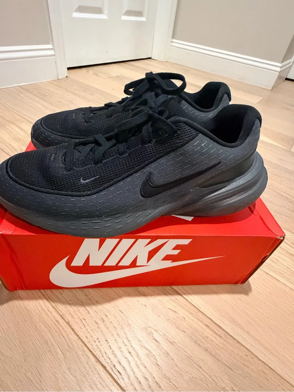 NWT size 11 - Nike Men’s Uplift SC Black and Gray Athletic Shoes